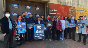 Eric Adams 竞选纽约市长，各政客纷纷背书！