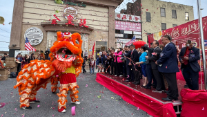 美国V视:闪耀金皇廷!美国亚裔社团联合总会成立十周年庆典暨慈善晚宴隆重举行