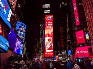 美国V视：中国名酒茅台如约闪耀纽约时代广场