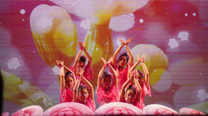 高娓娓：品味舞与画的艺术&mdash;梁坤钿舞蹈中心庆祝成立十周年庆典暨新年文艺演出圆满成功