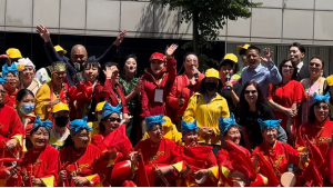 美国V视:(视频+图文)2023亚太裔传统月首届龙狮文化节在纽约法拉盛隆重举行