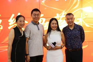 高娓娓： 李强艺术展开幕 将中国山水带进第五大道