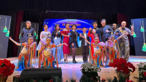 高娓娓:2023星湃青少年圣诞新年歌舞晚会在纽约隆重上演,节目精彩纷呈