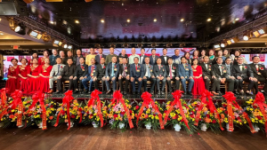 美国V视:美国福州琅岐同乡会成立26周年暨第十三届职员就职典礼在纽约举行 梁守表连任会长