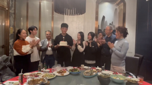 祝英涵同学生日快乐,天天开心,身体健康,事业顺利,前程远大,家庭幸福!