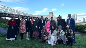 靳羽西家宴 促进中餐文化交流