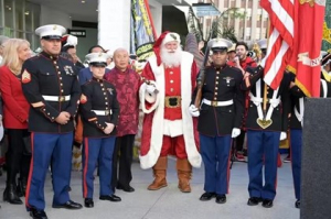 高娓娓:好莱坞圣诞大游行群星璀璨!马氏盛族力推中国元素惊艳全场！
