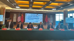 高娓娓:&ldquo;中美民众对话&rdquo;中美记者招待会在中国驻纽约总领馆举行-民间基础仍在,合作带来互利