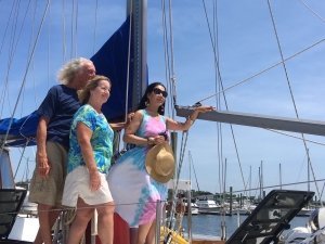 高娓娓：退休夫妇的环球航行生活