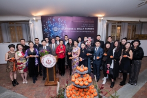 高娓娓：二十四茶展暨万&ldquo;柿&rdquo;如意陶瓷艺术展&mdash;&mdash;万&ldquo;柿&rdquo;具备，只等你来