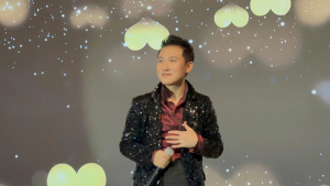 美国V视：纽约御庭酒楼隆重上演《黄稼程相约在御庭 模仿张学友经典金曲演唱会》