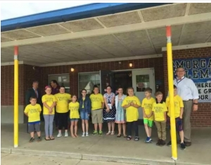 高娓娓:为了接待中国记者 这个美国小镇升起五星红旗(图)