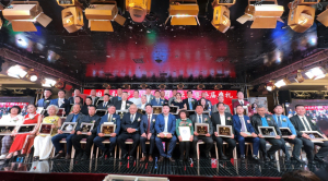 美国V视:美国河南同乡会成立25周年暨换届典礼在纽约举行 美中发展基金会现场献爱心