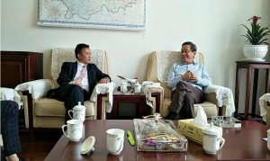 高娓娓：贵州省副省长卢雍政会见南非中华两岸侨商联合会庄斌武会长一行