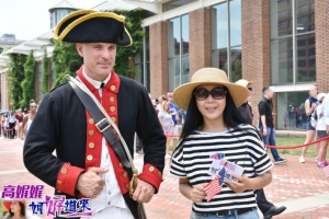 高娓娓：美国人国庆像赶集，实拍费城美国独立日游行
